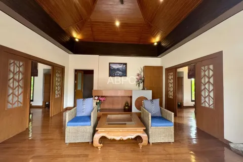Casa de 5 dormitorios en Pattaya, Tailandia № 211111 - foto 4