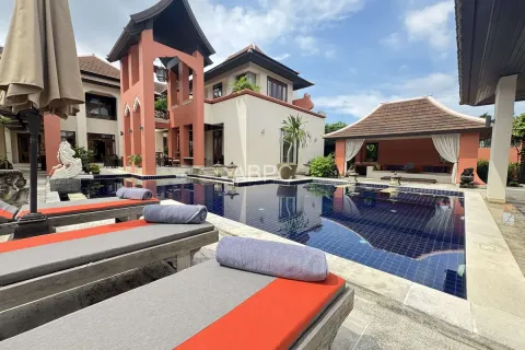 Casa de 5 dormitorios en Pattaya, Tailandia № 211111 - foto 8