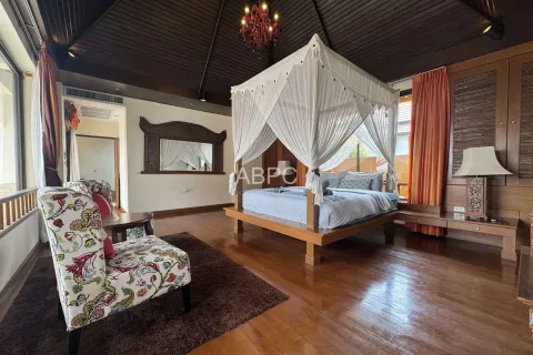 Casa de 5 dormitorios en Pattaya, Tailandia № 211111 - foto 15