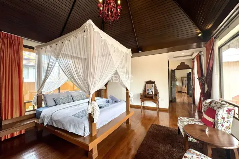 Casa de 5 dormitorios en Pattaya, Tailandia № 211111 - foto 16