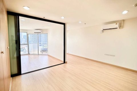 Condo in Bangkok, Thailand, 1 bedroom № 156820 - photo 2