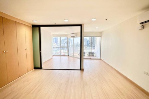 Condo in Bangkok, Thailand, 1 bedroom № 156820 - photo 3