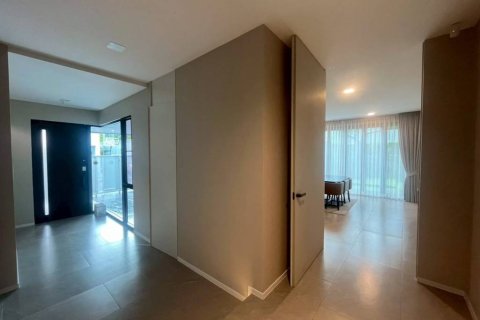 Loft in Saphan Sung, Bangkok, Thailand 4 bedrooms № 156823 - photo 10