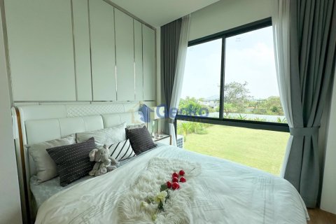 House in Pattaya, Thailand 6 bedrooms № 197068 - photo 24