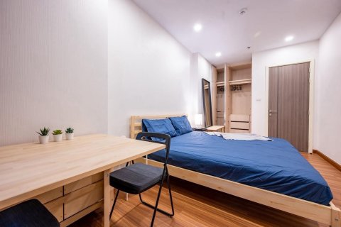 Кондоминиум с 2 спальнями в Кхлонг Сане, Бангкок, Таиланд № 142689 - фото 9