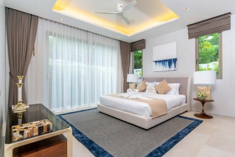 Villa in Bang Tao, Thailand 4 bedrooms № 166436 - photo 12