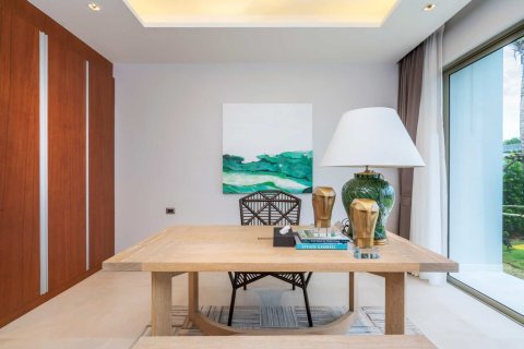 Villa in Bang Tao, Thailand 4 bedrooms № 166436 - photo 14