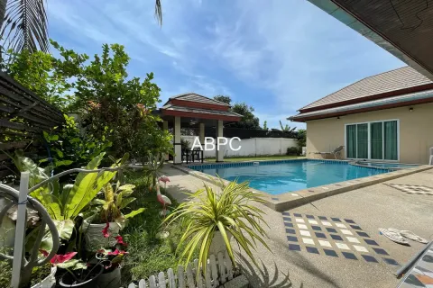 Casa de 3 dormitorios en Pattaya, Tailandia № 211552 - foto 11