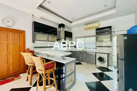 Casa de 3 dormitorios en Pattaya, Tailandia № 211552 - foto 8