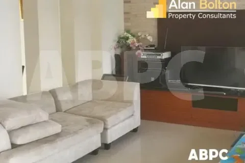 Casa de 8 dormitorios en Pattaya, Tailandia № 211547 - foto 3
