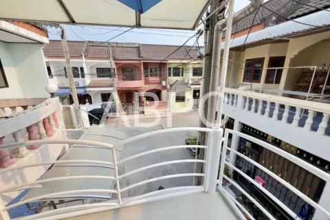 Adosado de 4 dormitorios en Pattaya, Tailandia № 211549 - foto 6