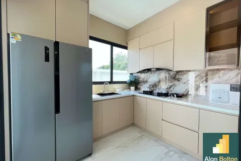 Casa de 5 dormitorios en Pattaya, Tailandia № 211553 - foto 6