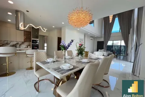 Casa de 5 dormitorios en Pattaya, Tailandia № 211553 - foto 7