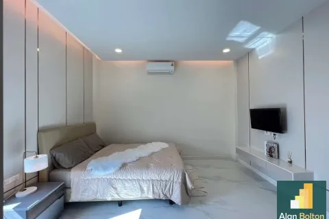 Casa de 5 dormitorios en Pattaya, Tailandia № 211553 - foto 14