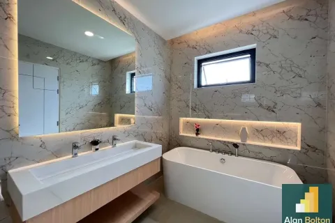 Casa de 5 dormitorios en Pattaya, Tailandia № 211553 - foto 18