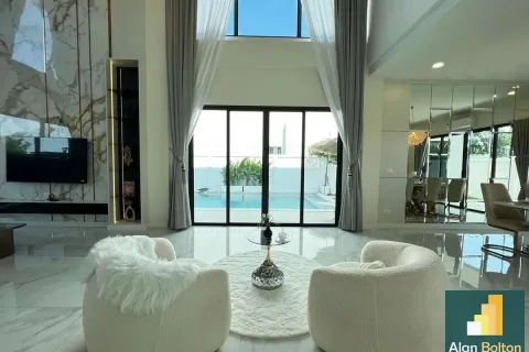 Casa de 5 dormitorios en Pattaya, Tailandia № 211553 - foto 21