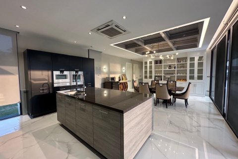 Villa in Hua Hin, Thailand 4 bedrooms № 138980 - photo 4