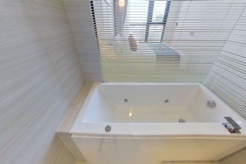 Studio dans le Condo à Watthana, Bangkok, Thaïlande  № 142752 - photo 8