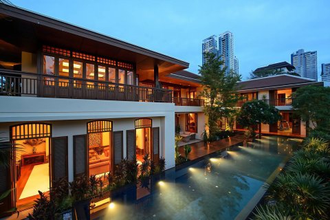 House in Bangkok, Thailand 5 bedrooms № 180432