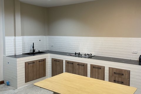 Townhouse in Bangkok Yai, Thailand 4 bedrooms № 156993 - photo 3