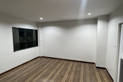 Townhouse in Bangkok Yai, Thailand 4 bedrooms № 156993 - photo 9