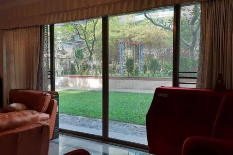 Кондоминиум с 2 спальнями в Бангкоке, Таиланд № 143128 - фото 8