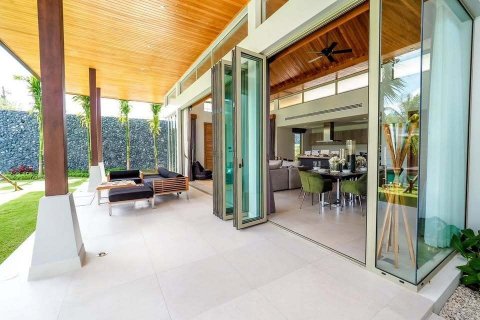 Villa in Phuket, Thailand 4 bedrooms № 139108 - photo 10