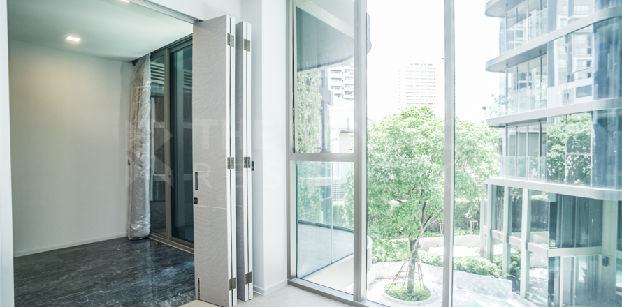 Condo in Bangkok, Thailand, 2 bedrooms № 197438