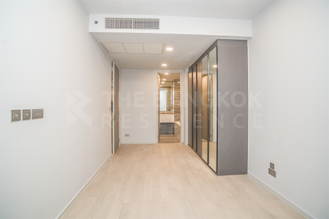 Condo in Bangkok, Thailand, 2 bedrooms № 197438 - photo 8