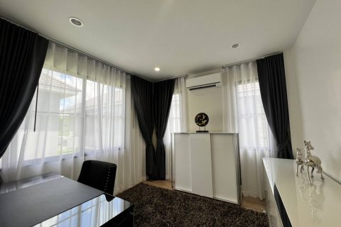 House in Phuket, Thailand 3 bedrooms № 173673 - photo 6