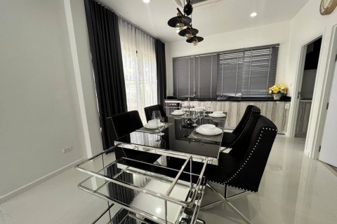 House in Phuket, Thailand 3 bedrooms № 173673 - photo 4