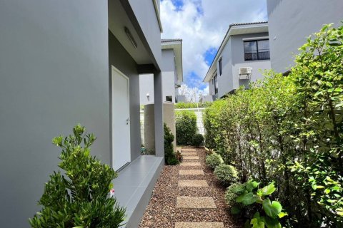 House in Phuket, Thailand 3 bedrooms № 173673 - photo 3