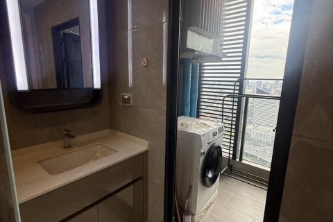 Condo in Huai Khwang, Bangkok, Thailand, 2 bedrooms  № 173676 - photo 12