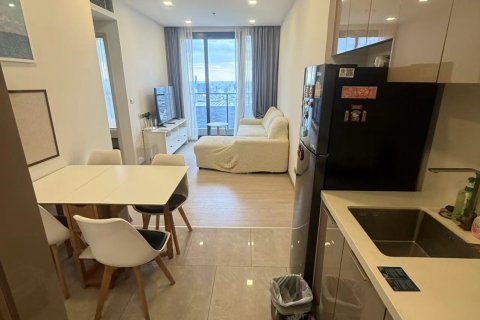 Condo in Huai Khwang, Bangkok, Thailand, 2 bedrooms  № 173676 - photo 2