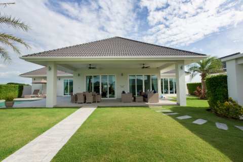 Villa in Hua Hin, Thailand 3 Schlafzimmer № 221776 - Foto 2