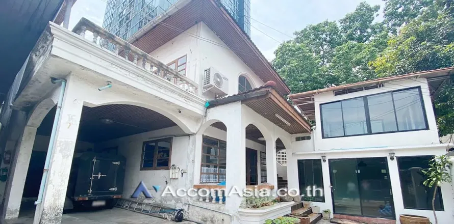 Haus in Khlong Toei, Bangkok, Thailand 4 Schlafzimmer № 216900