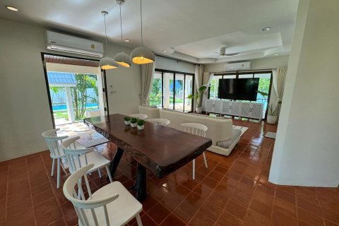 Villa in Pa Klok, Thailand 4 bedrooms № 156101 - photo 8