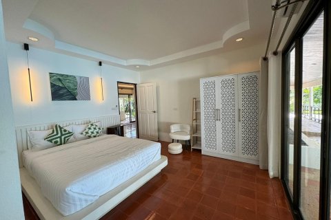 Villa in Pa Klok, Thailand 4 bedrooms № 156101 - photo 16