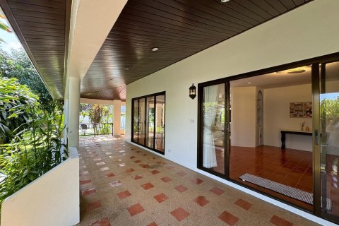 Villa in Pa Klok, Thailand 4 bedrooms № 156101 - photo 4