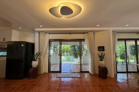 Villa in Pa Klok, Thailand 4 bedrooms № 156101 - photo 12