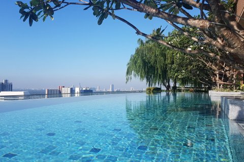 Studio in the Condo in Khlong Toei, Bangkok, Thailand  № 164258 - photo 2