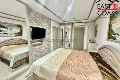 Condominio de 2 dormitorios en Jomtien Beach, Pattaya, Tailandia № 213293 - foto 8