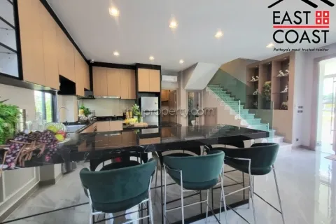 Casa de 3 dormitorios en Pattaya, Tailandia № 213297 - foto 8