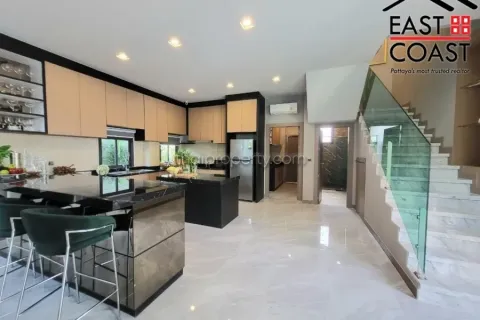 Casa de 3 dormitorios en Pattaya, Tailandia № 213297 - foto 11