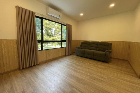 House in Bang Kapi, Bangkok, Thailand 3 bedrooms № 162170 - photo 5