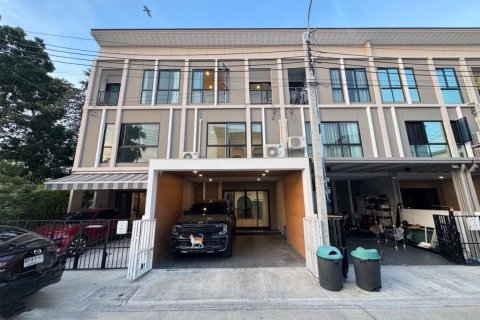 House in Bang Kapi, Bangkok, Thailand 3 bedrooms № 162170