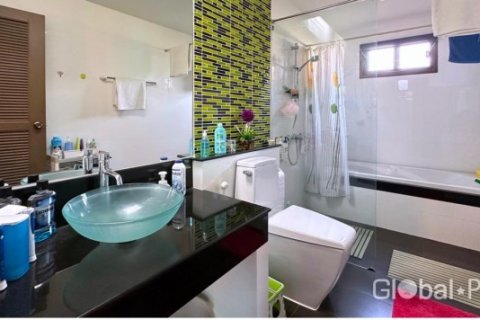 House in Pattaya, Thailand 2 bedrooms № 163966 - photo 22