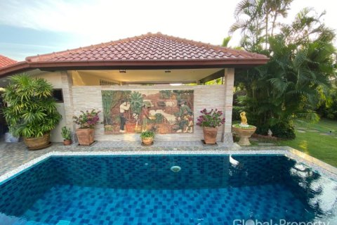 House in Pattaya, Thailand 2 bedrooms № 163966 - photo 11