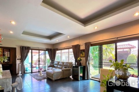 House in Pattaya, Thailand 2 bedrooms № 163966 - photo 18