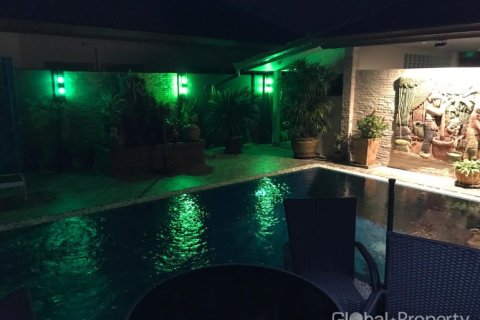 House in Pattaya, Thailand 2 bedrooms № 163966 - photo 15